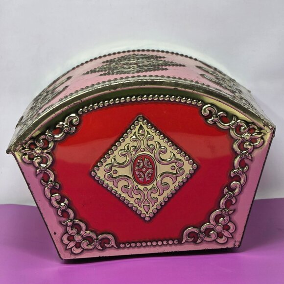 Vintage Red & Gold Ornate Metal Tin Box With Decorative Scrollwork & Hinged Lid - Picture 2 of 10